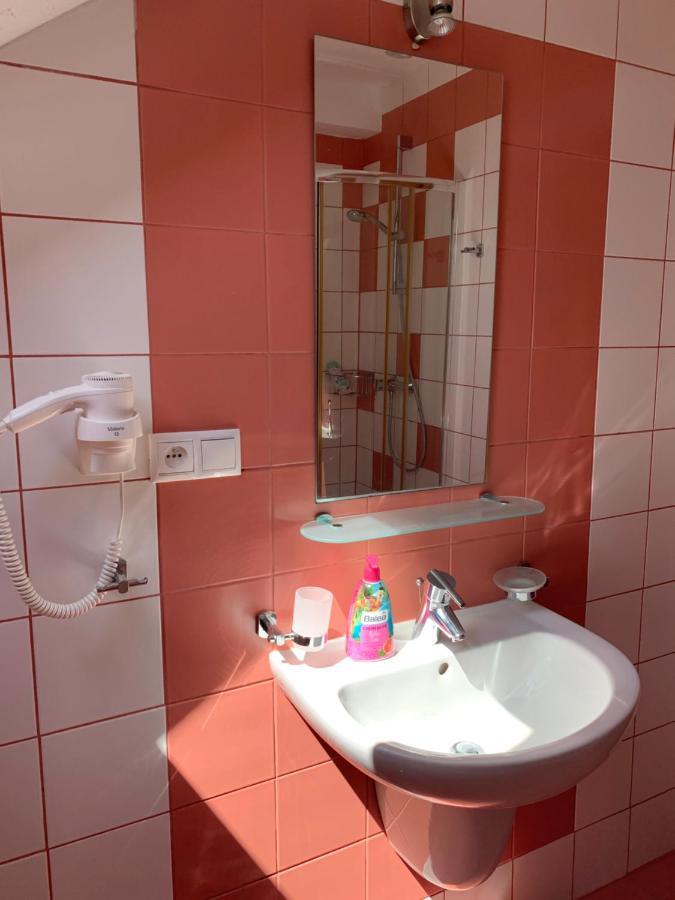Eltako Penzion Karlovy Vary Luaran gambar